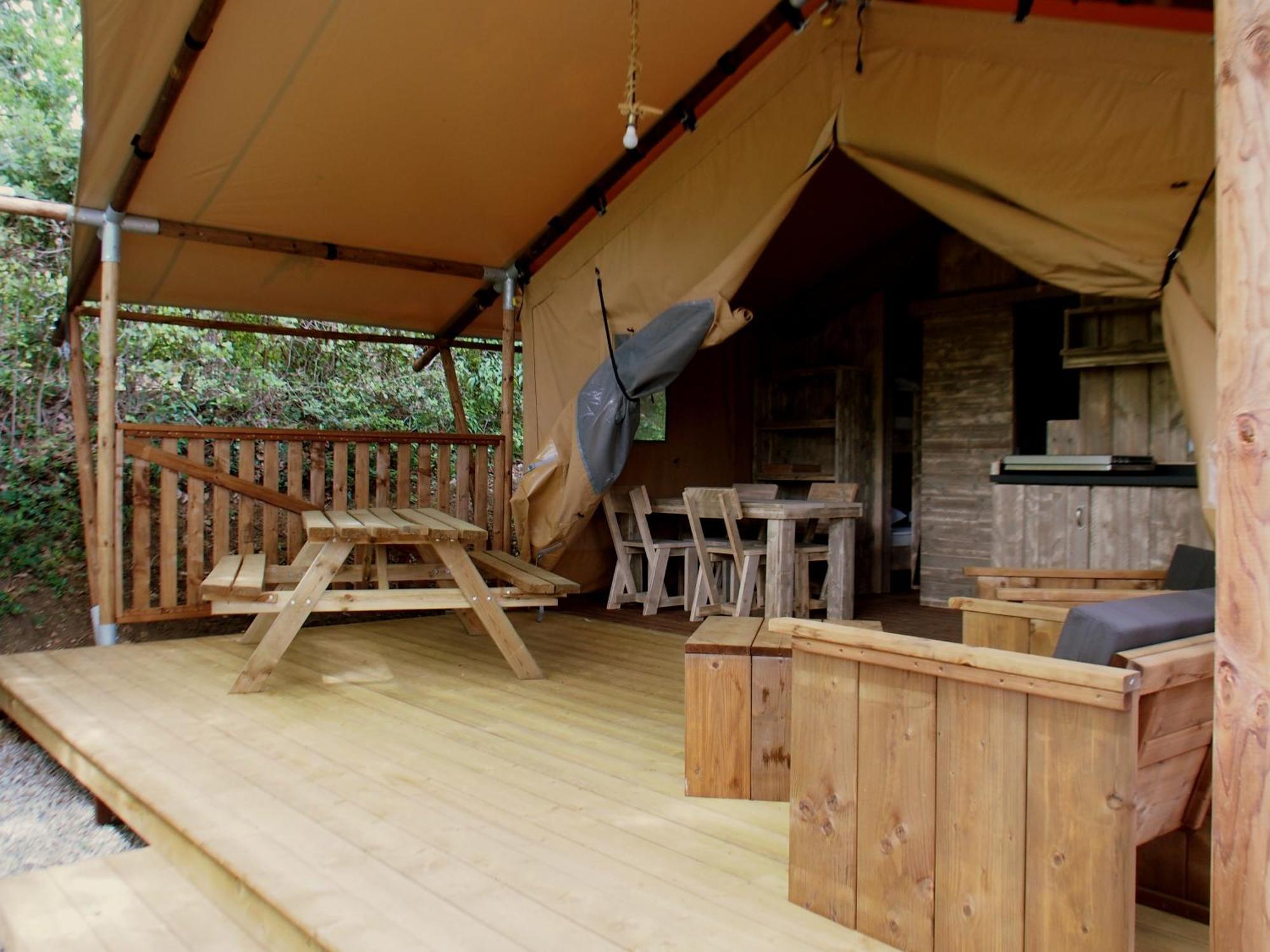 Camping Mas Du Sartre Saint Alban Auriolles Exterior foto