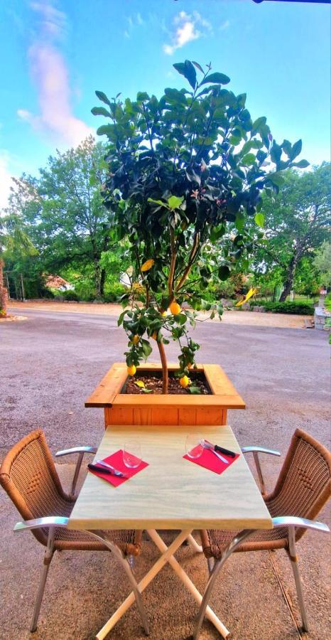 Camping Mas Du Sartre Saint Alban Auriolles Exterior foto